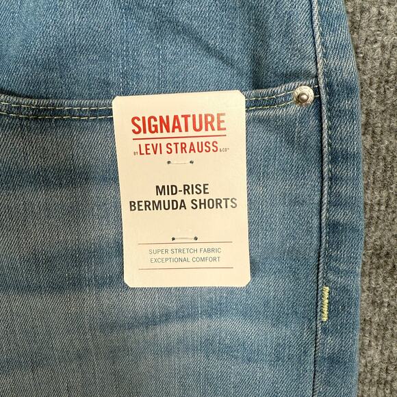 New Signature Levi's Strauss Size 8 W34 Mid Rise Bermuda Shorts Denim Blue - Picture 4 of 9
